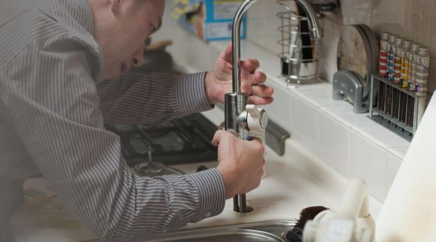 Expert burst pipe repair services in Alsip, IL
